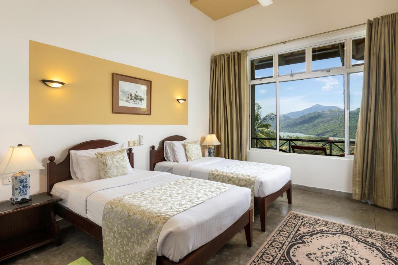 The Albatross, Kandy Villa