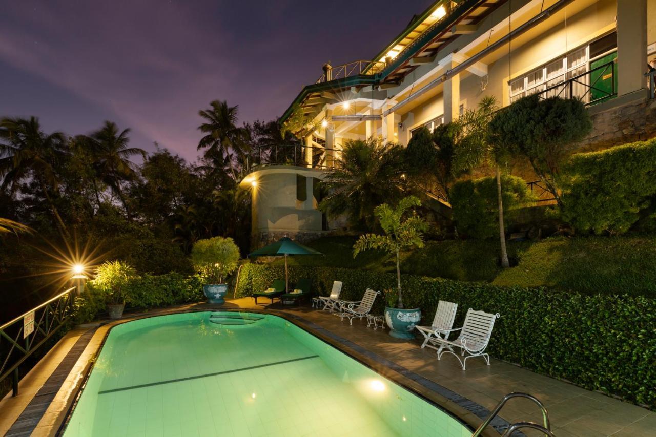 The Albatross, Kandy Digana