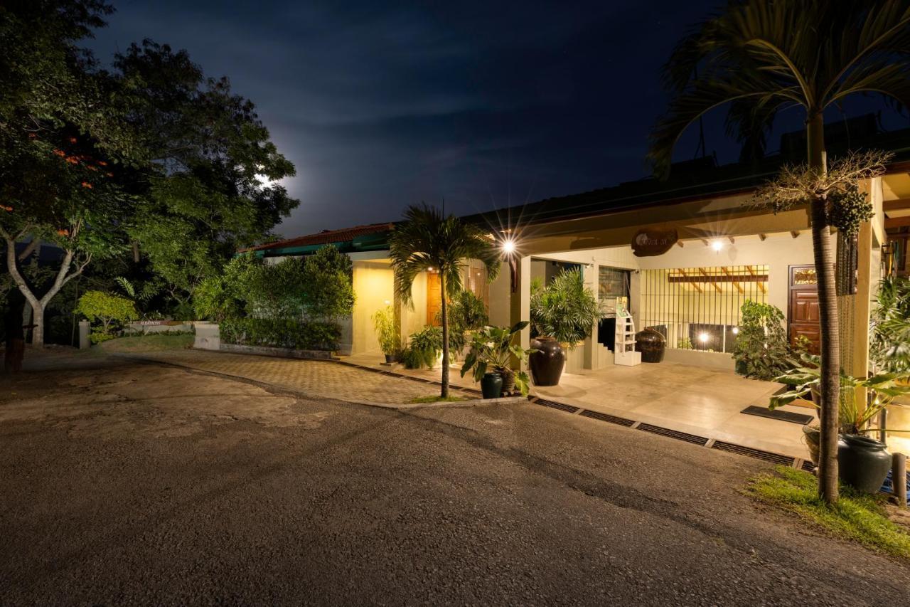 The Albatross, Kandy Villa