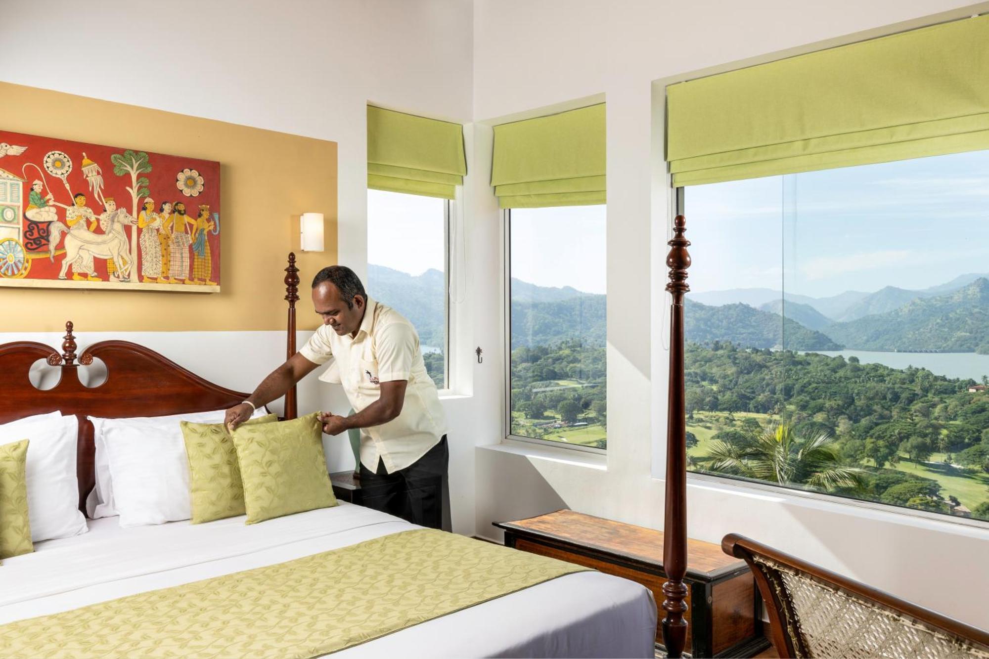 The Albatross, Kandy *