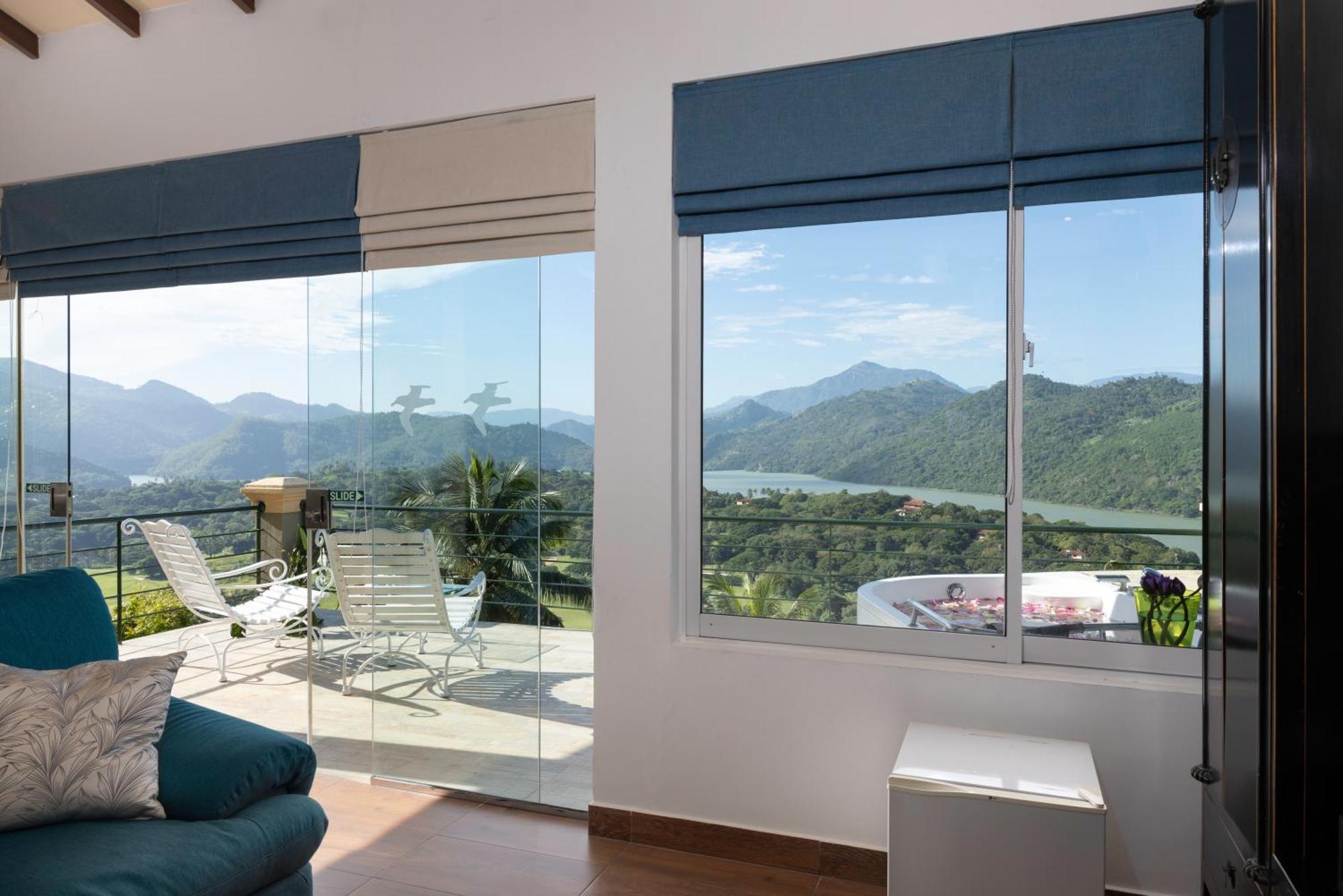 The Albatross, Kandy *