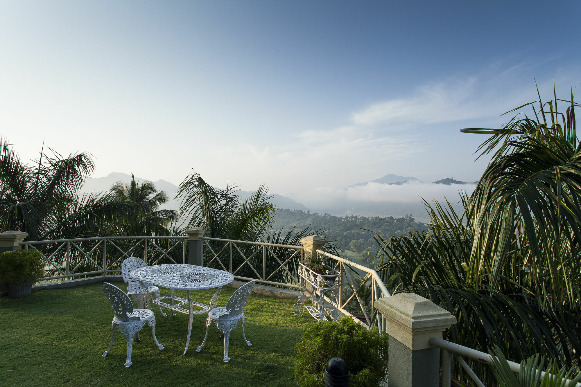 The Albatross, Kandy Digana
