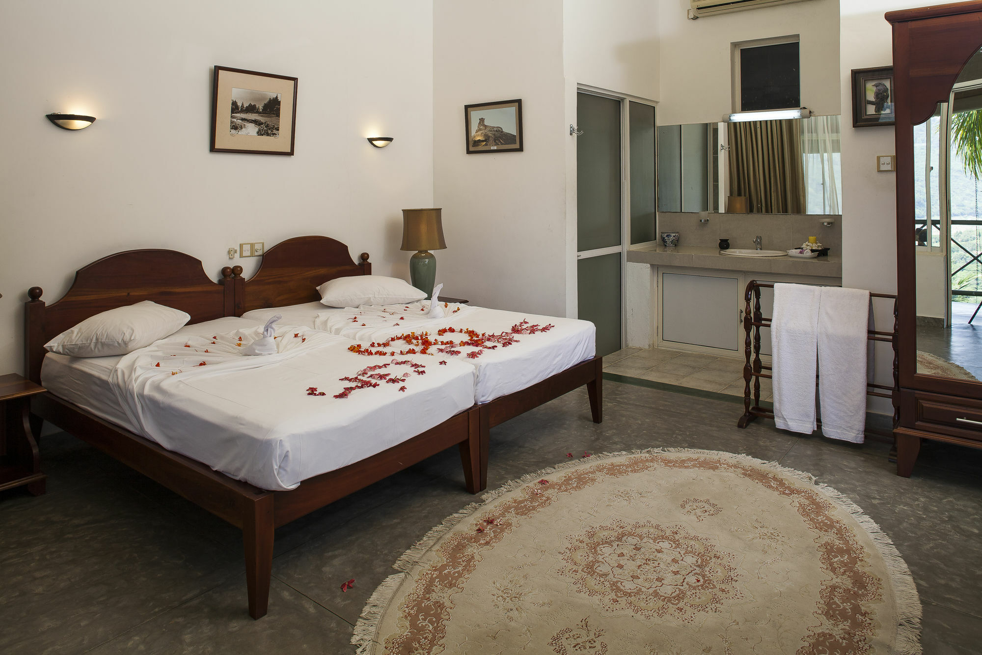 The Albatross, Kandy *