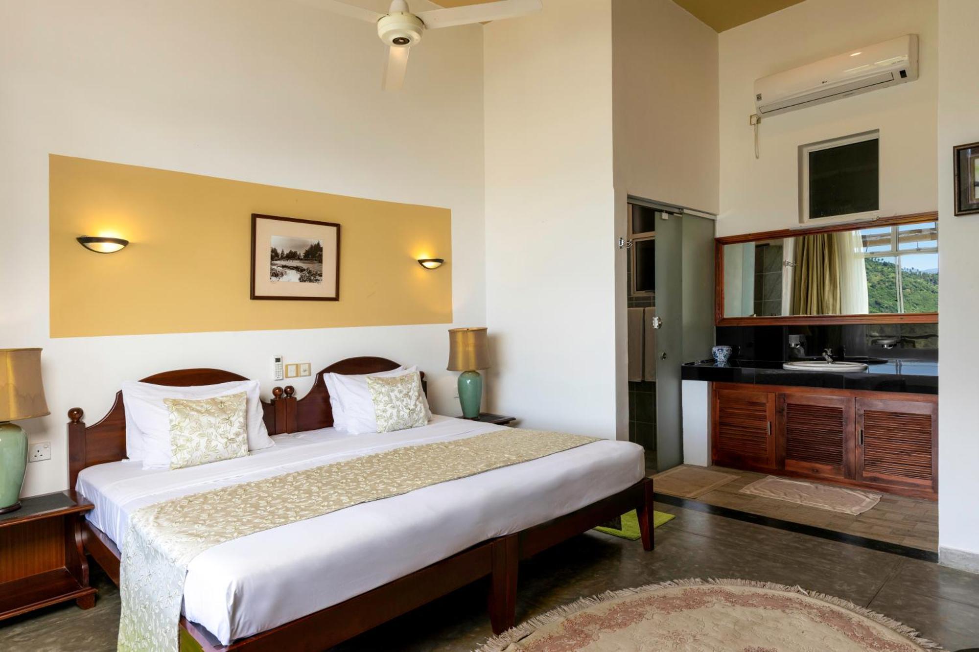 The Albatross, Kandy Villa
