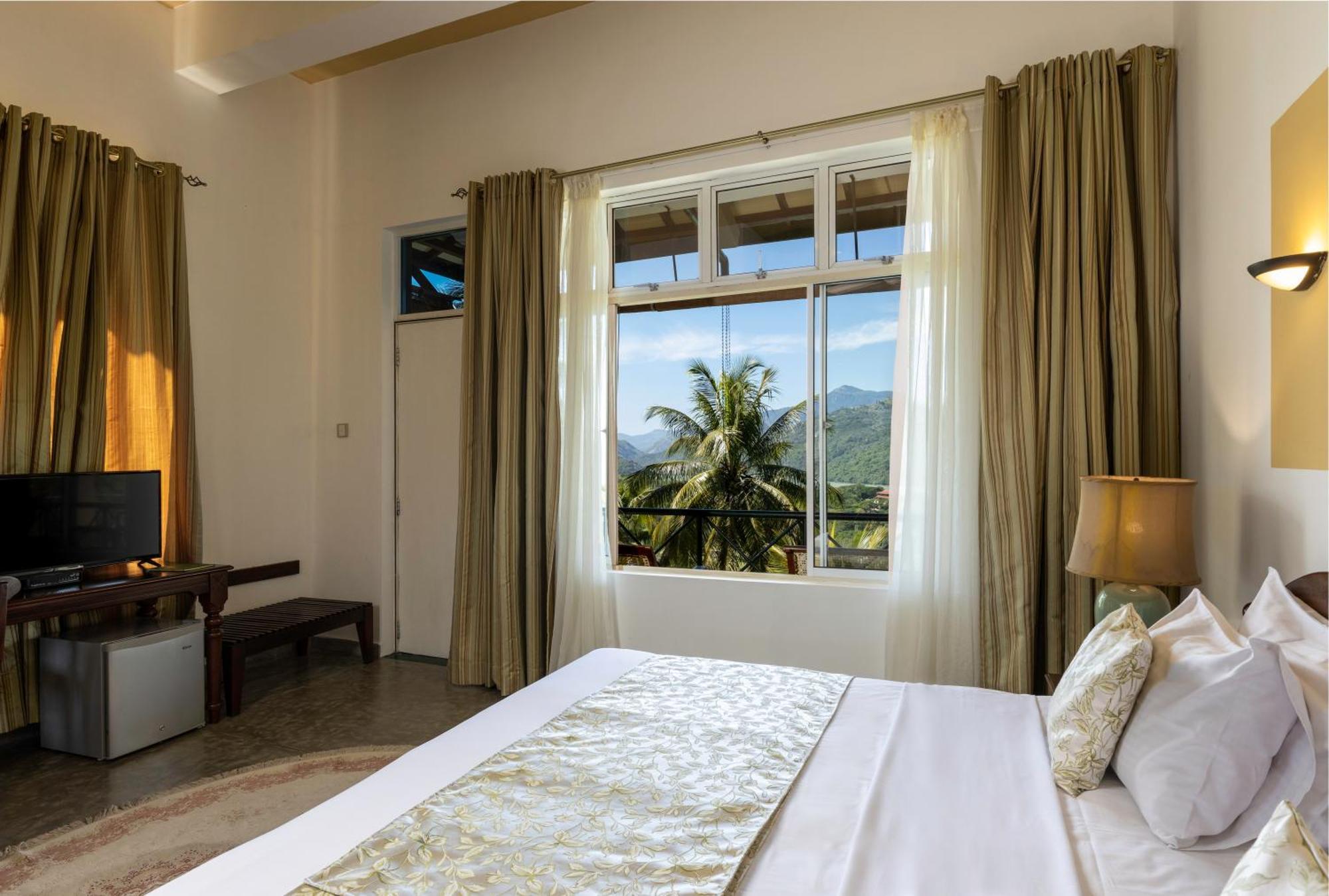 The Albatross, Kandy * Digana